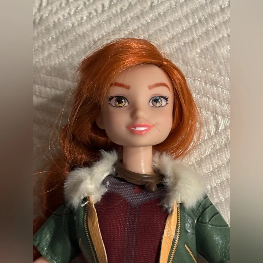 Disney‎ Store Frozen 2 Anna Adventure Doll - Green Jacket/Fur Collar Articulated